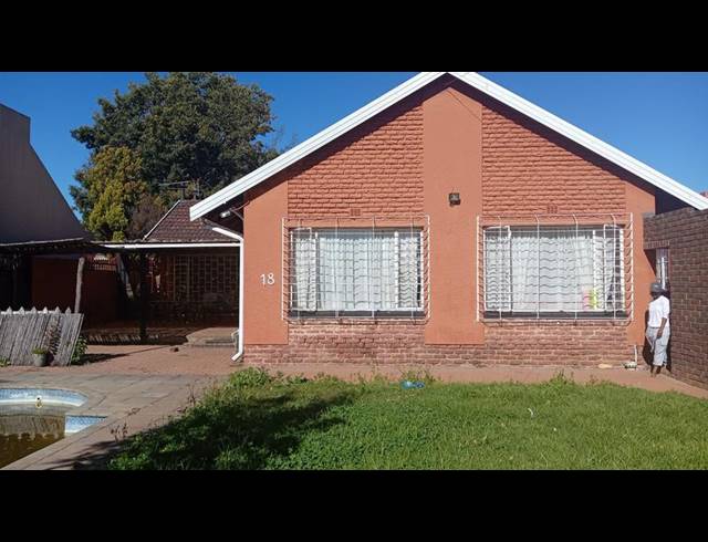 3 BEDROOM PROPERTY TO RENT IN FLORIDA LAKE